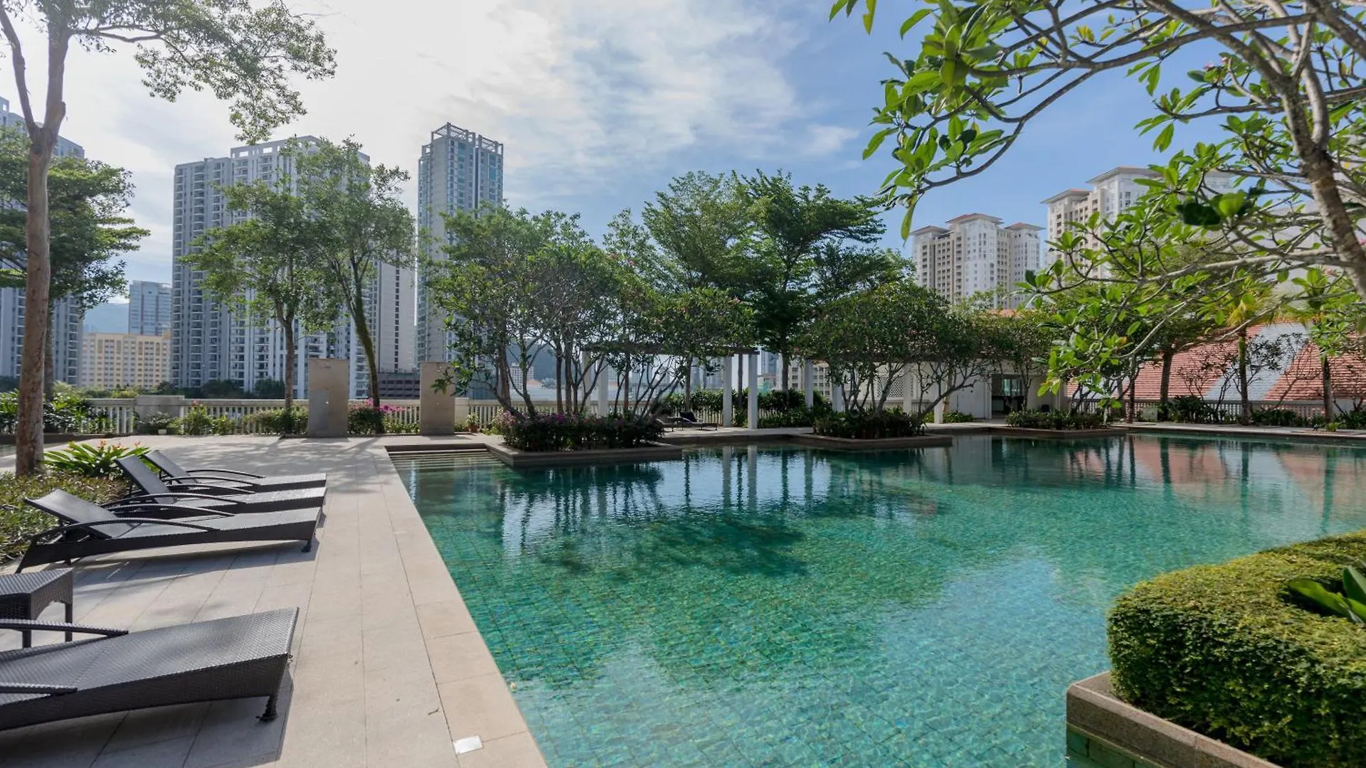 Straits Quay Waterside Suite, By Bayan Tanjung Tokong